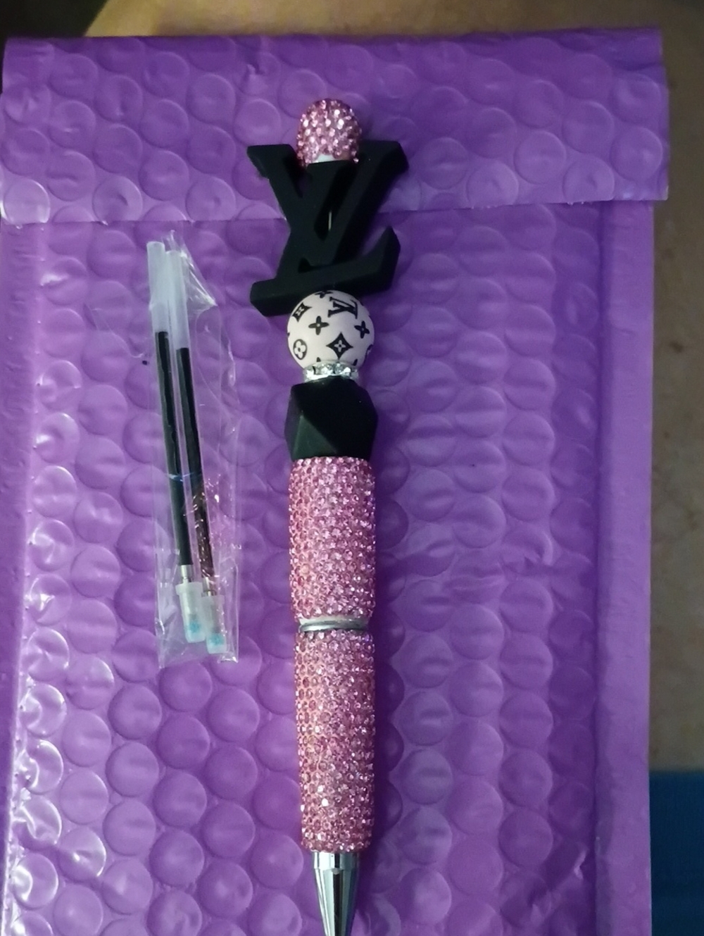 PINK CRYSTAL FASHION PEN WITH 2 XTRA CARTRIDGES.HANDMADE.NWT